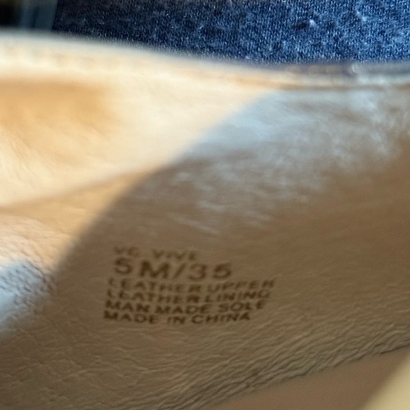 Gray Vince Camuto VC-Vibe Heeled Ankle Bootie. Inside zip. Size 5 Women’s - Picture 3 of 11